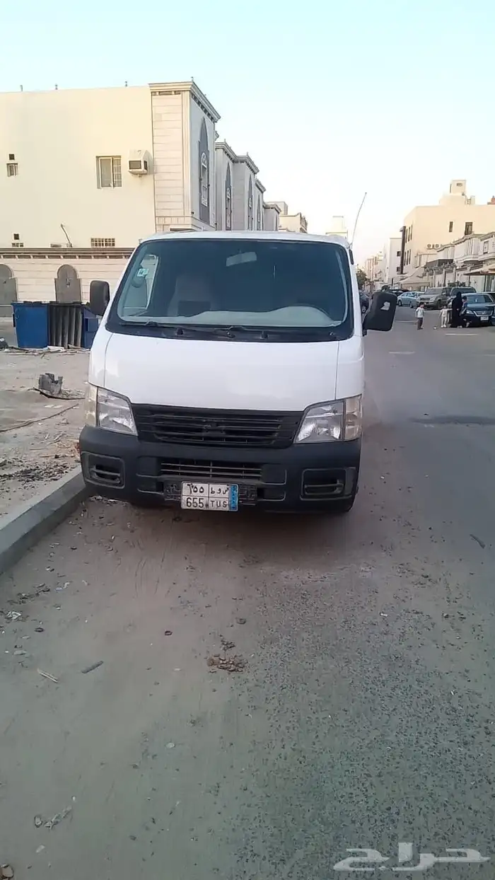 باص نيسان اورفان بضاعة ديزل للبيع 1