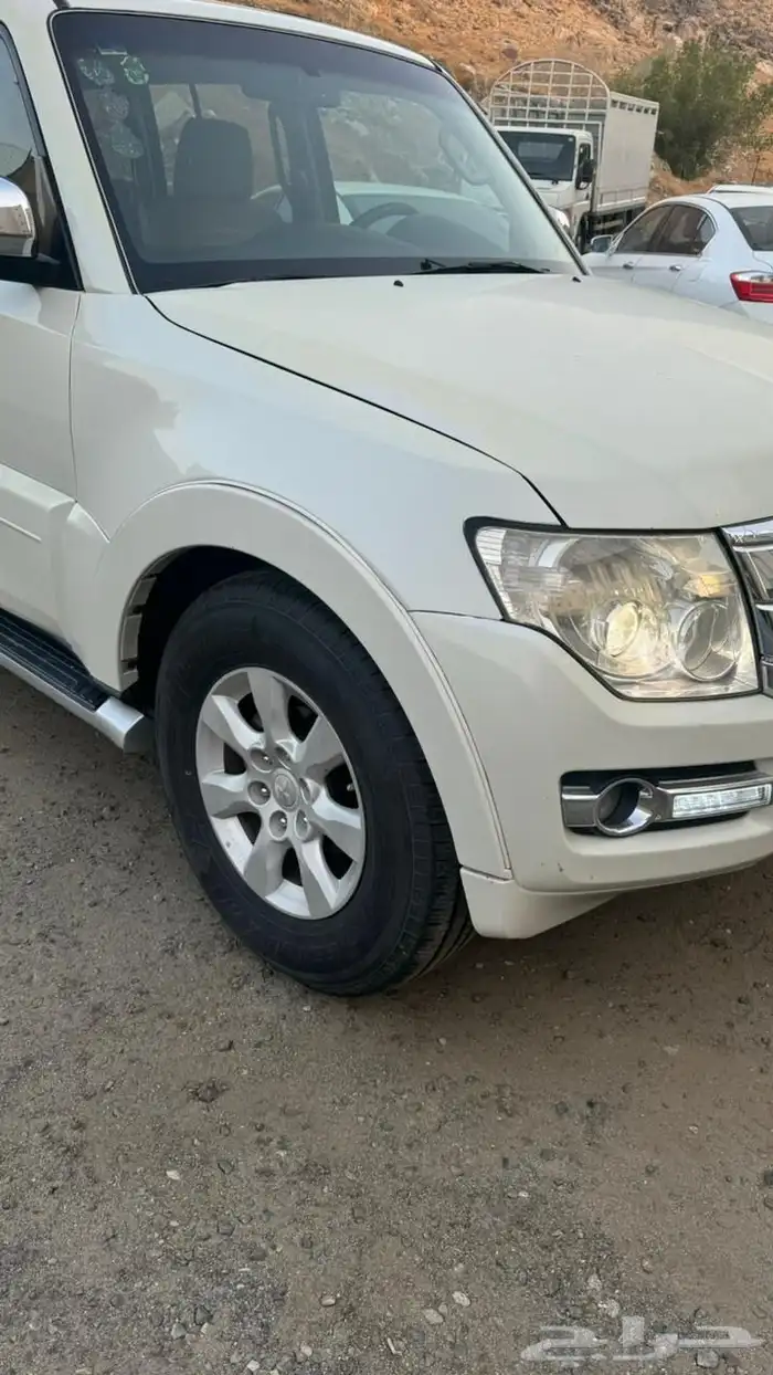 باجيرو 2015 نظيف 0
