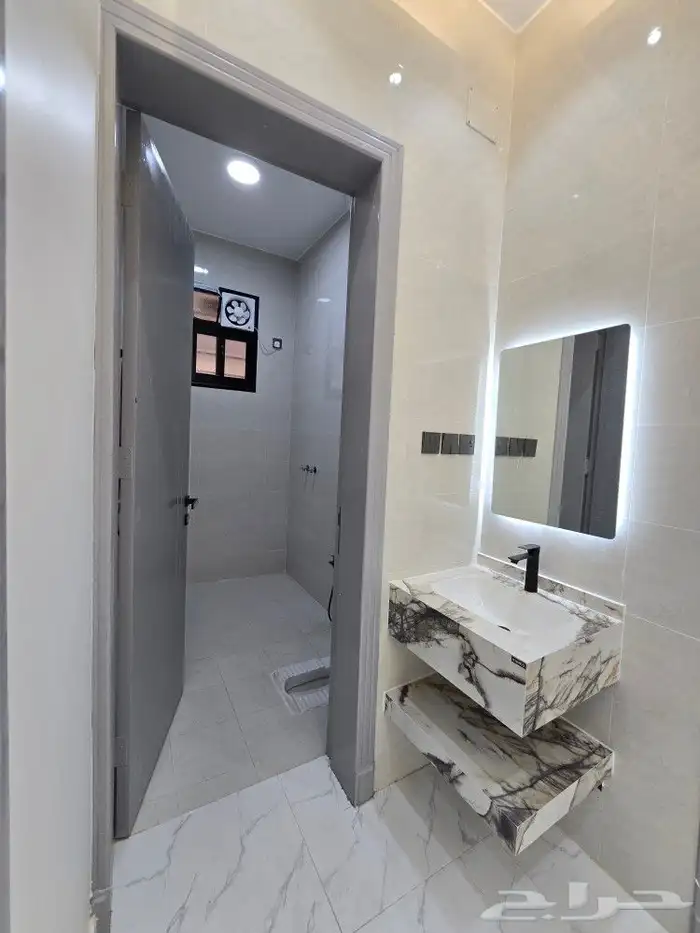 دور أرضي تمليك6غرفVIP حوش ومدخل سياره من550ألف طريق الثمانين 17