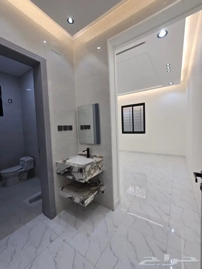 دور أرضي تمليك6غرفVIP حوش ومدخل سياره من550ألف طريق الثمانين 18