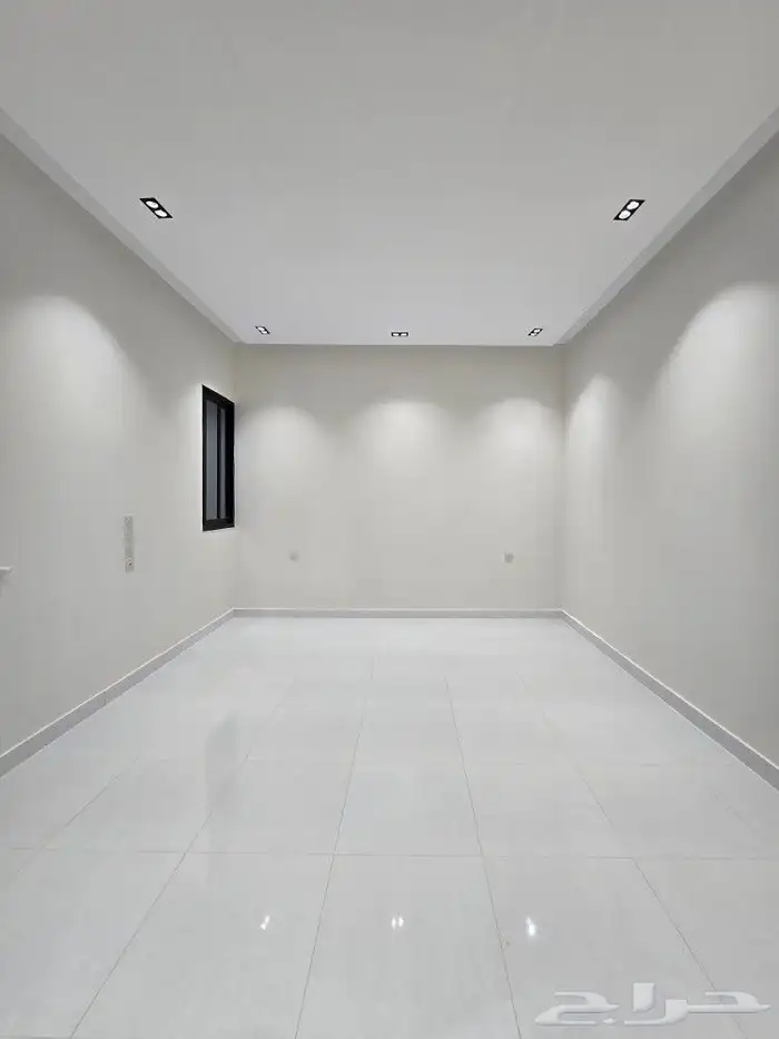 أدوار ارضيه تمليك 6غرف VIP حوش ومدخل سياره بين أبها والخميس 19