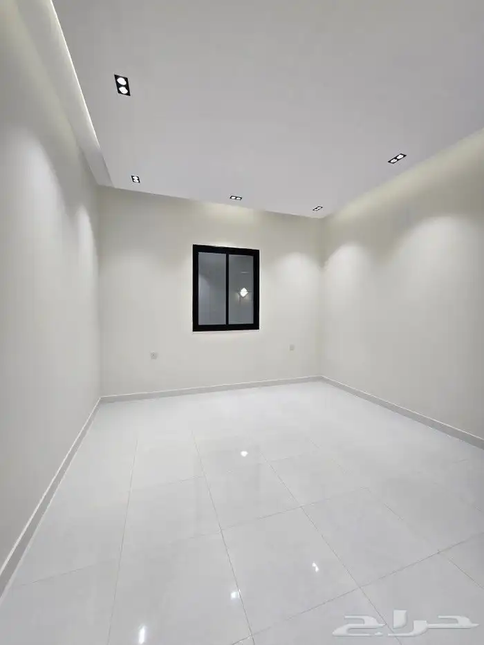 أدوار ارضيه تمليك 6غرف VIP حوش ومدخل سياره بين أبها والخميس 16