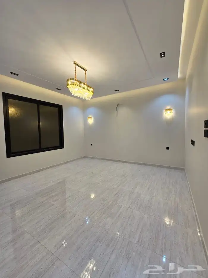 للبيع روف علوى مع ملحقVIPمدخل مستقل9غرف خلف حي الراقي شارعين 14