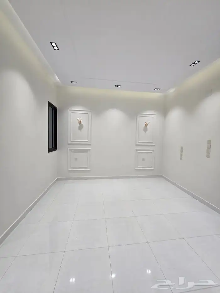 أدوار ارضيه تمليك 6غرف VIP حوش ومدخل سياره بين أبها والخميس 13