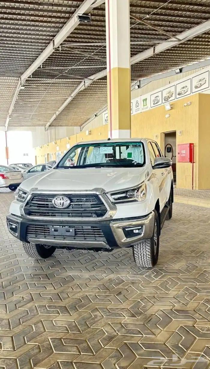 تويوتا هايلوكس بنزين اتوماتيك فل كامل سعودي( 2025 ) 8