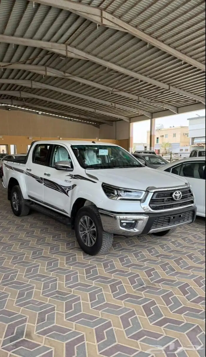 تويوتا هايلوكس بنزين اتوماتيك فل كامل سعودي( 2025 ) 6