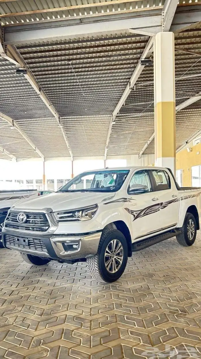 تويوتا هايلوكس بنزين اتوماتيك فل كامل سعودي( 2025 ) 9