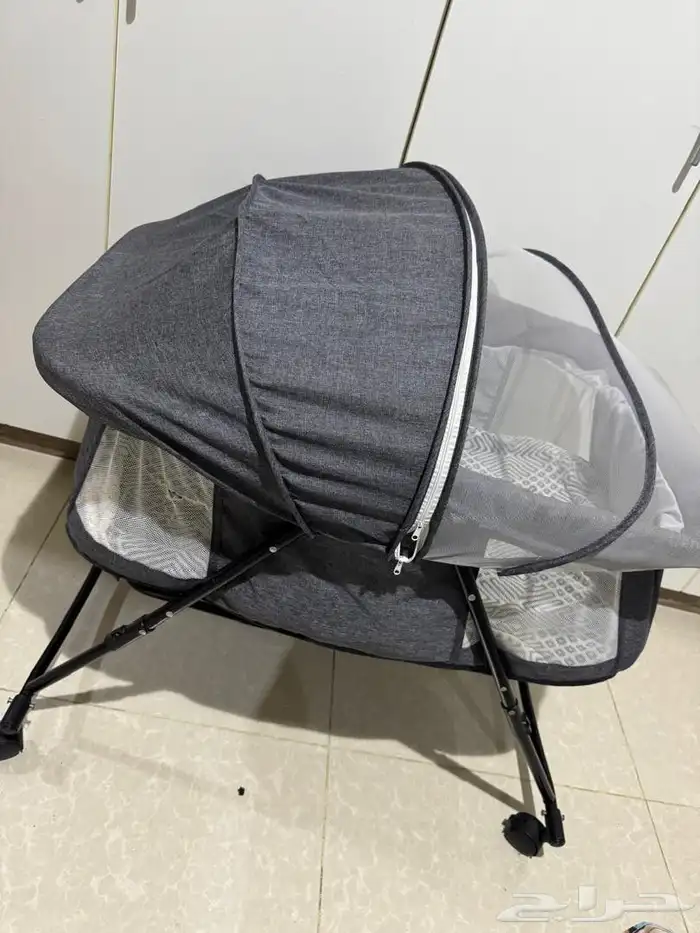 سرير اطفال عربة اطفال وطاولة كمبيوتر 3