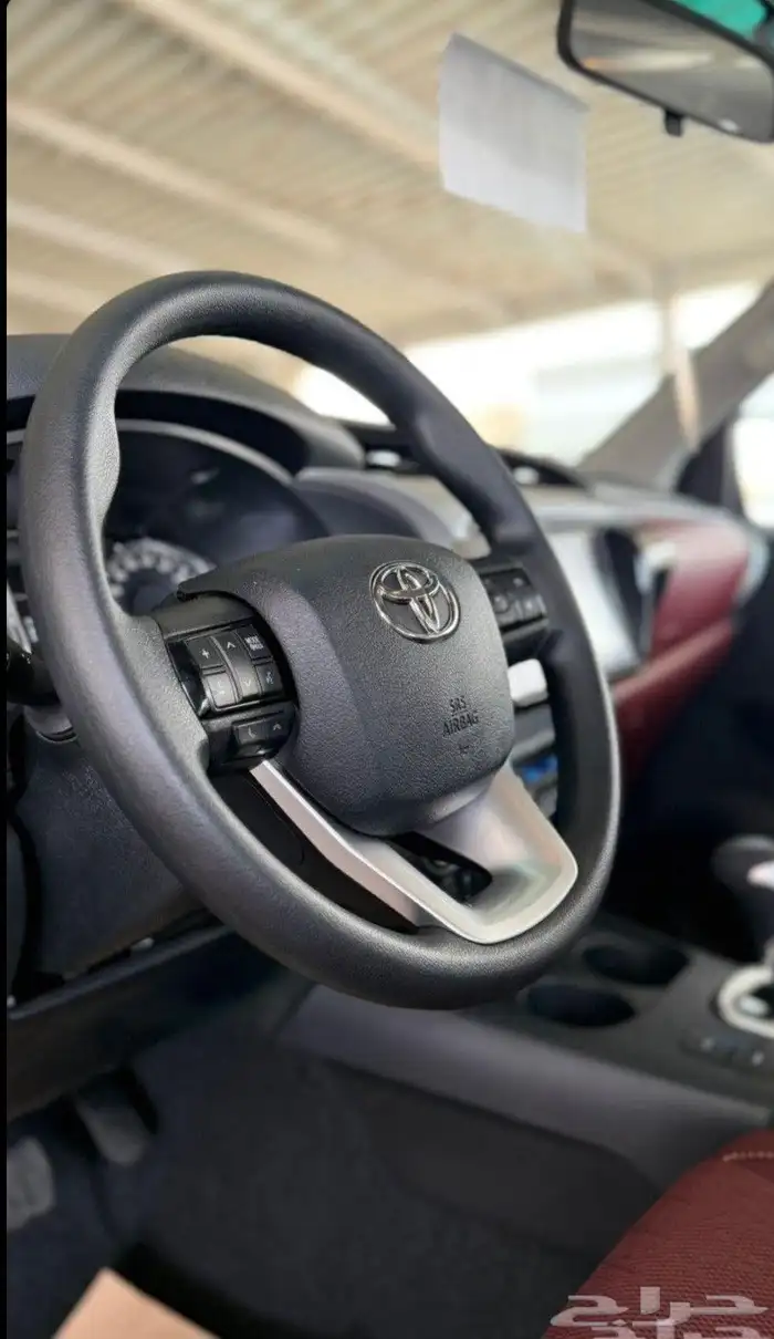 تويوتا هايلوكس بنزين اتوماتيك فل كامل سعودي( 2025 ) 12