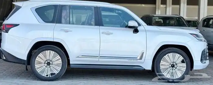 لكزسس موديل 2025 3