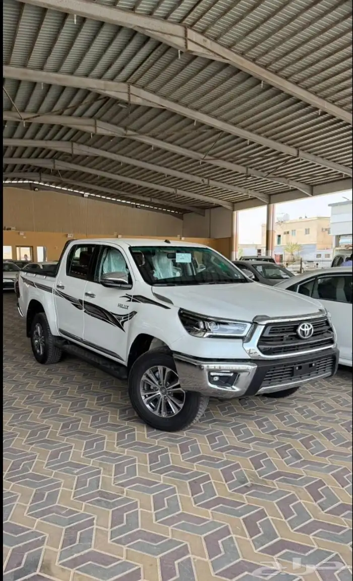 تويوتا هايلوكس بنزين اتوماتيك فل كامل سعودي( 2025 ) 2