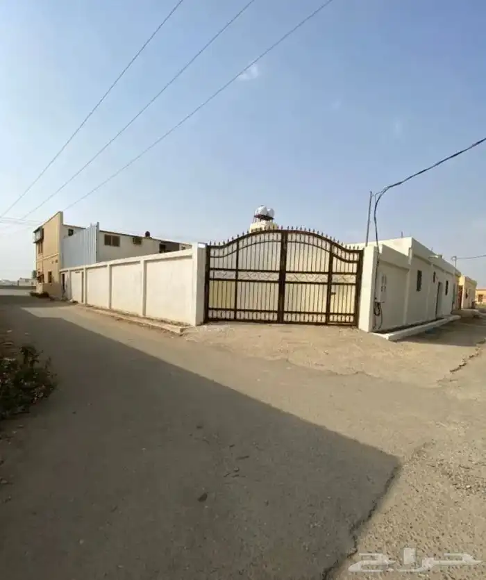 عماره ومحلات بالدرب الشارع العام 1