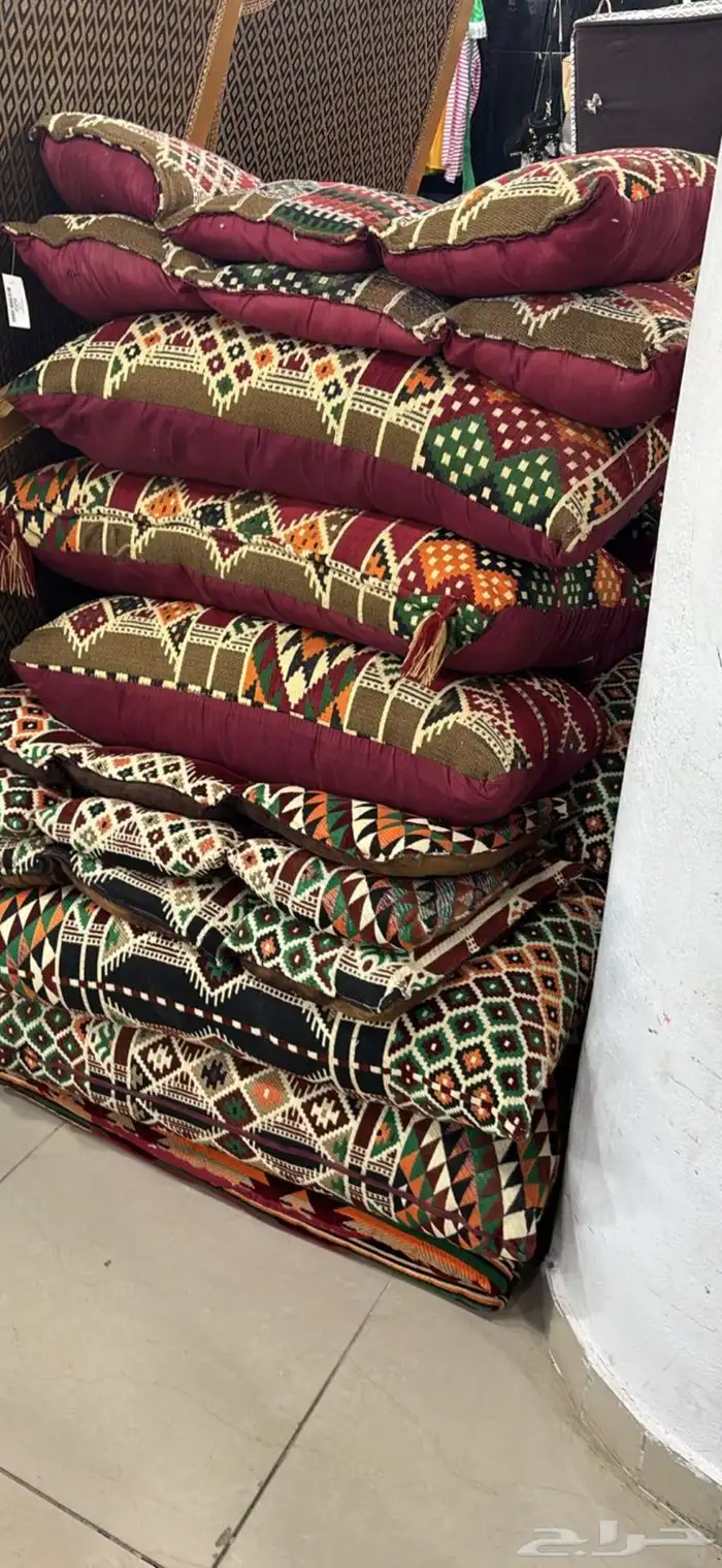 بيع جميع انواعع من الاثاث . 4