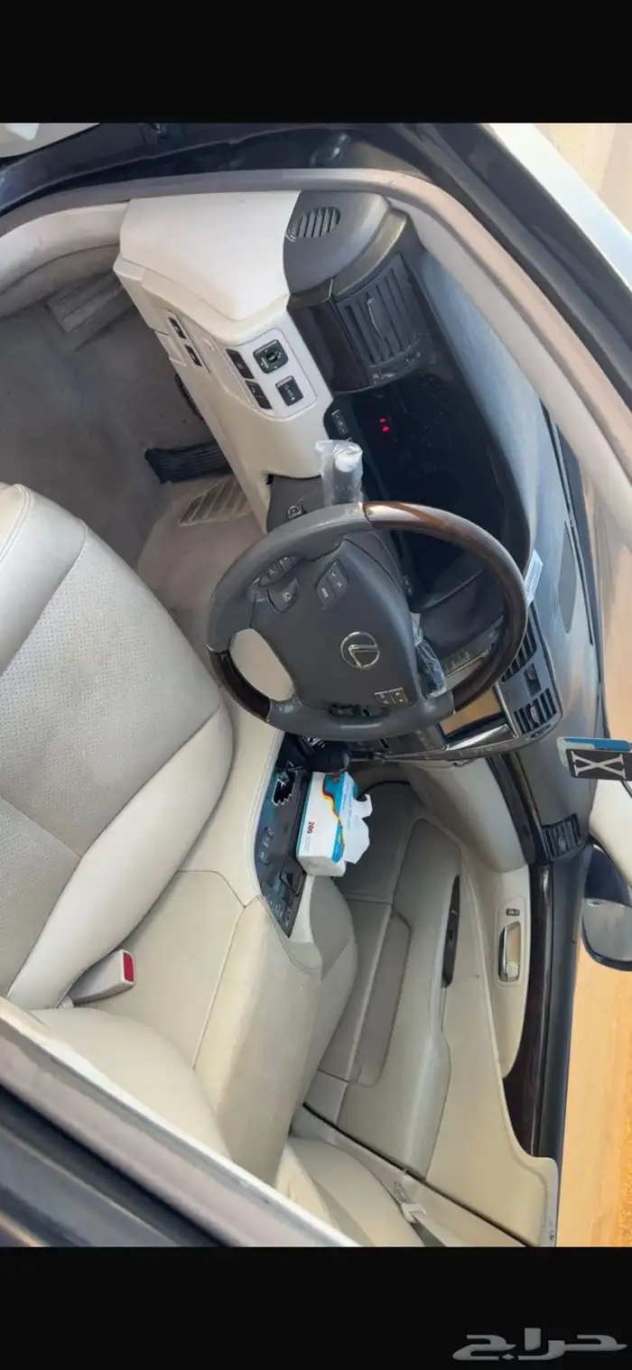 لكزس LS460 3