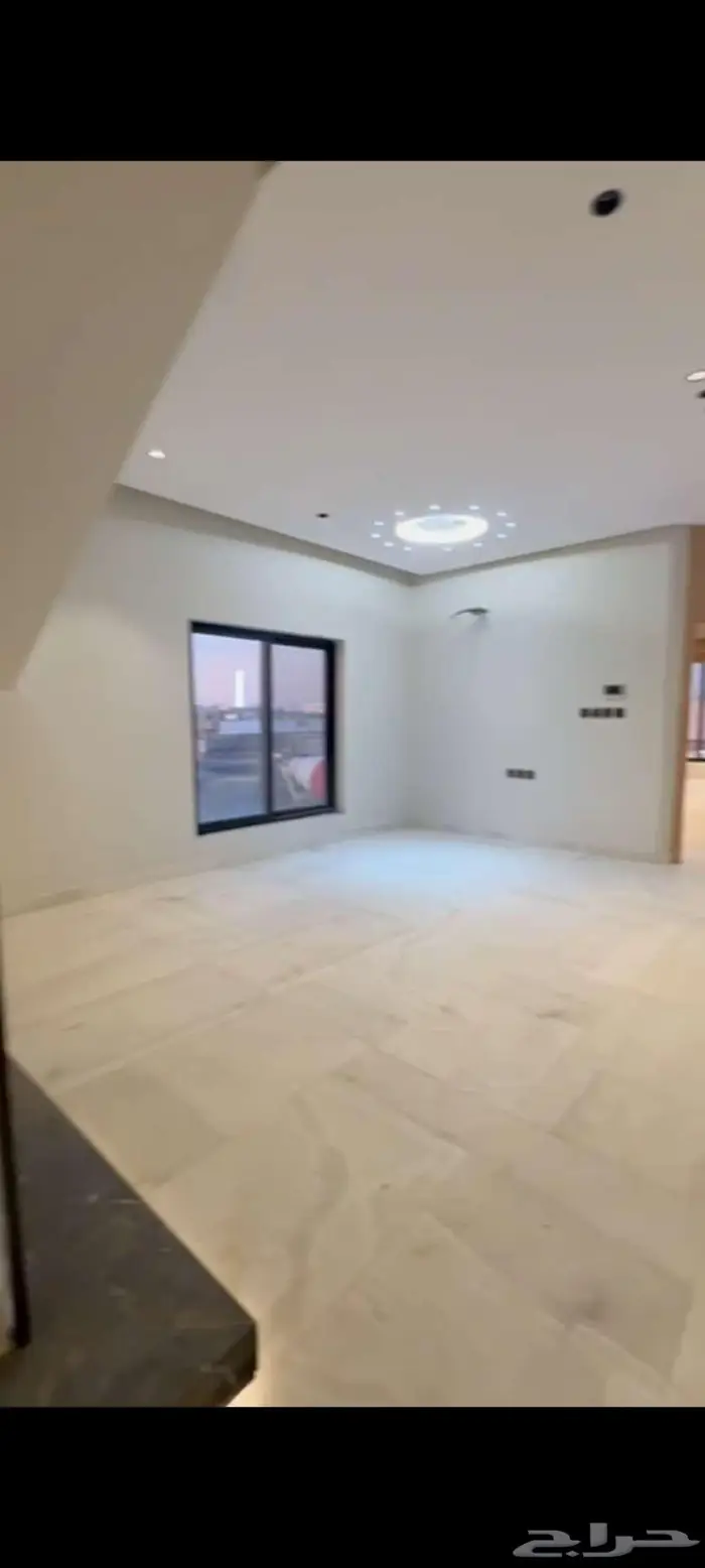 للتمليك فله روف علوي حي الصفا (تبوك )670 الف 1