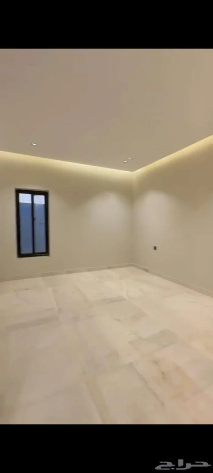 للتمليك فله روف علوي حي الصفا (تبوك )670 الف 14