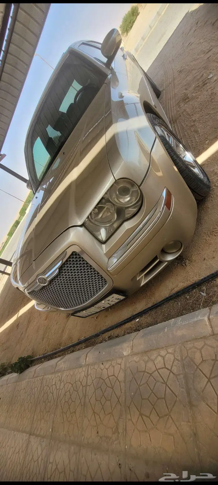 اللبيع كلايزلر هيمي قمه ف النظافه بلد بدي محركاتv8م2006وكاله 28