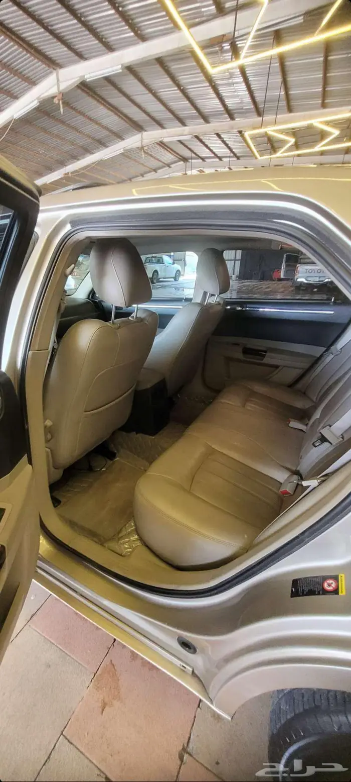 اللبيع كلايزلر هيمي قمه ف النظافه بلد بدي محركاتv8م2006وكاله 37