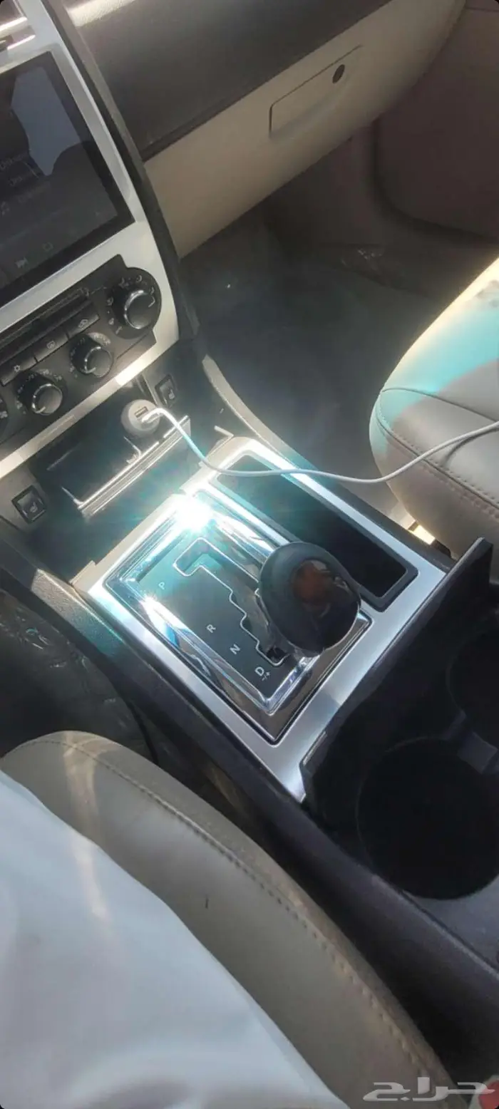 اللبيع كلايزلر هيمي قمه ف النظافه بلد بدي محركاتv8م2006وكاله 40