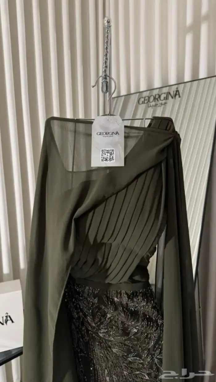 فستان من جورجينا للبيع 0