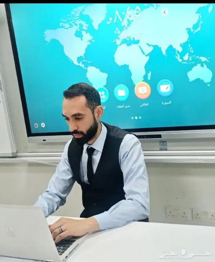 استاذ عبدالرحمن فتحى معلم القدرات والتحصيلى 0