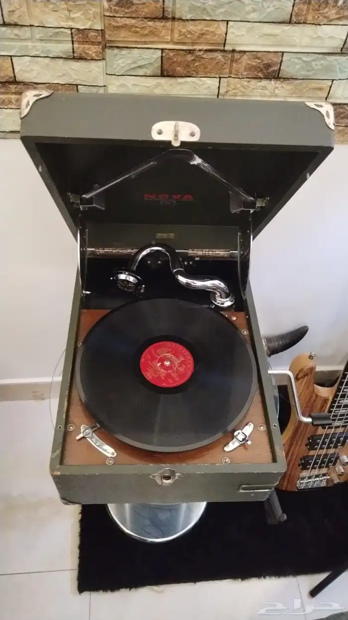 النوع  جرامافون يدوي (ميكانيكي) الموديل  NOVA إنتاج من منت 0