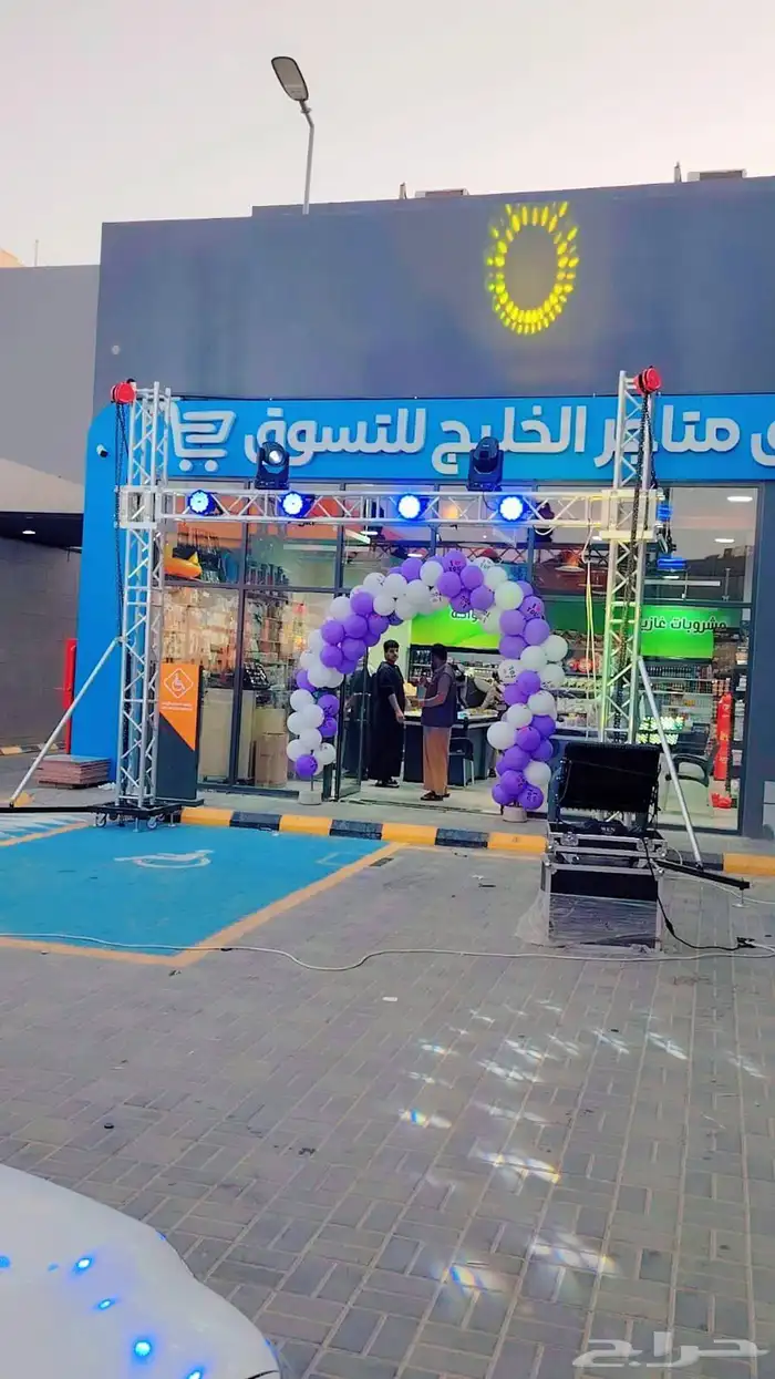 تاجير بوابات ترأس تاجير كشافات تاجير شاشات 3