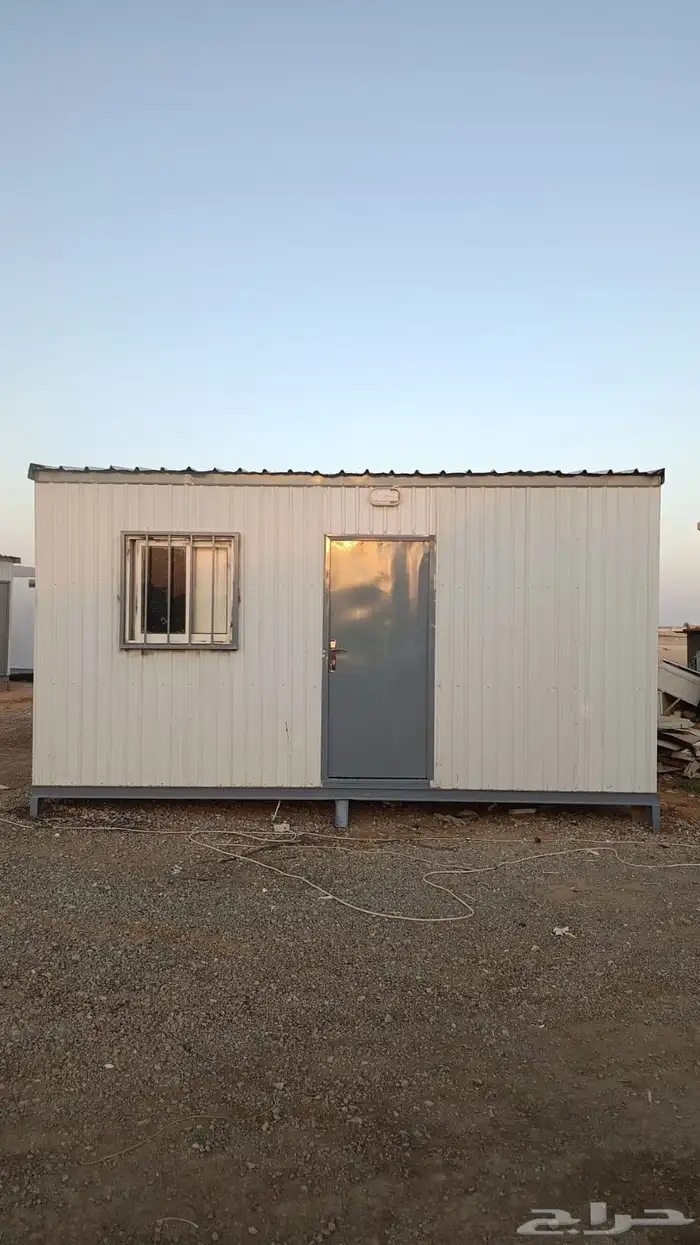 للبيع غرفة بركس متنقلة جاهزة مع دورة مياه 3 في 5 0