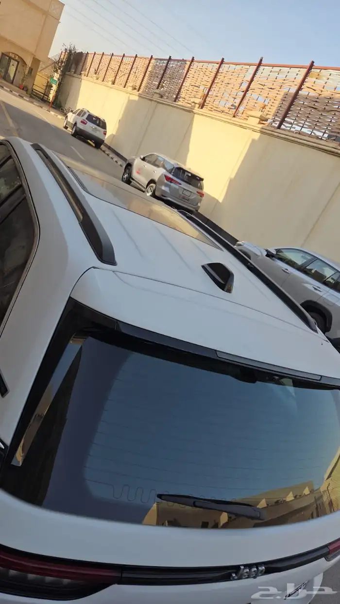 جيب جراند شروكي لمتد بلس 2023 4