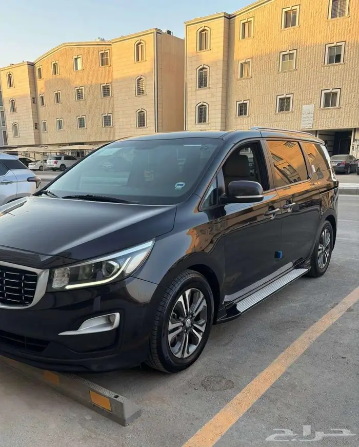 كيا كرنفال 2020 بنزين 5