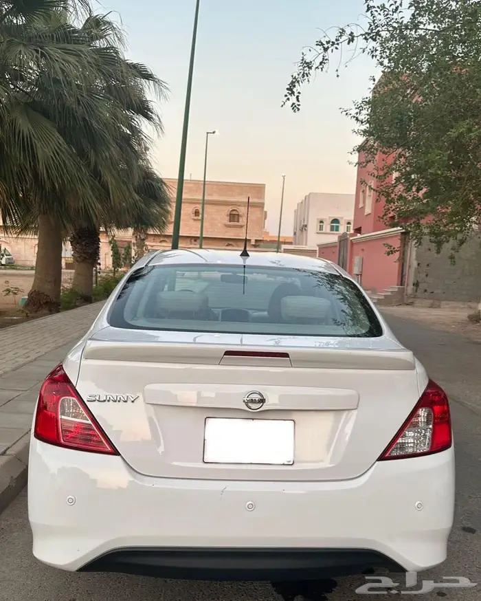 للبيع نيسان صني 2023 نظيفه جدا 1