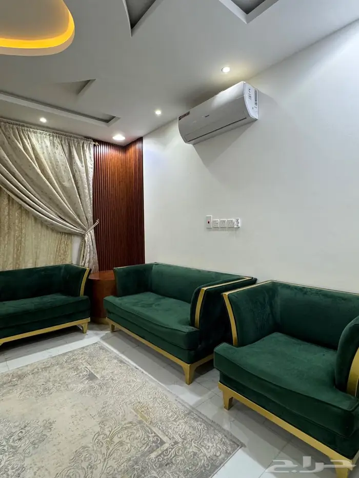 كنب يتسع ل11 شخص 1