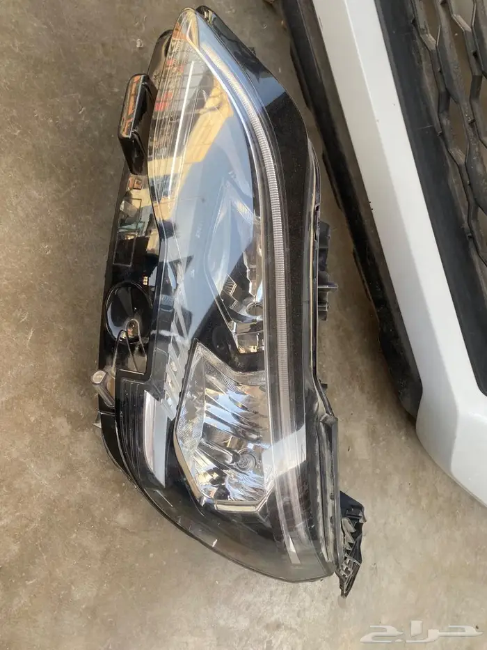 شمعه يسار بيجو 5008 2