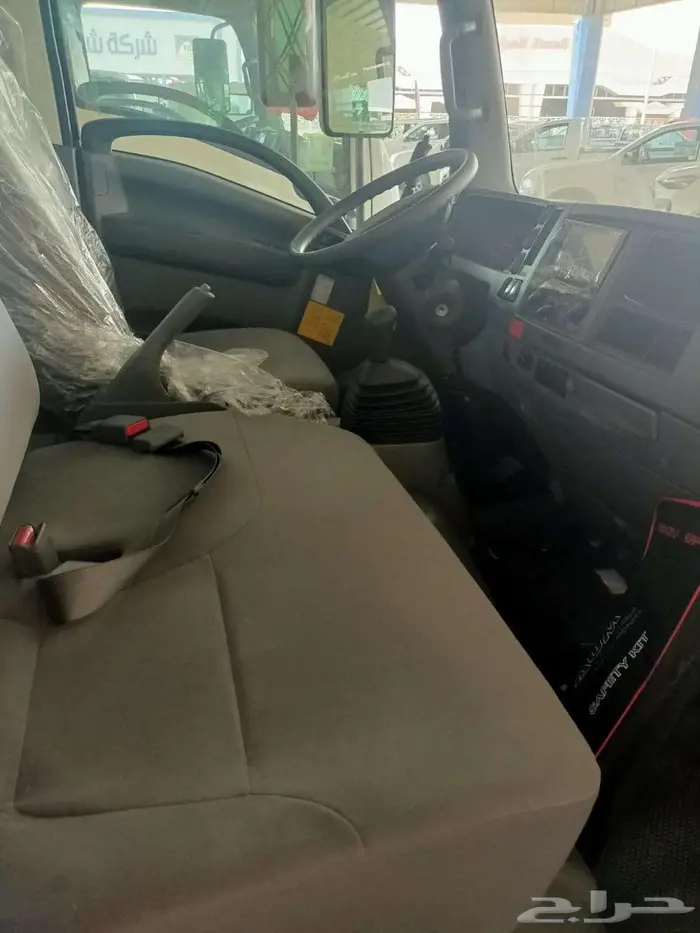 ايسوزو قلاب 3 طن موديل 2025 يابانى 0