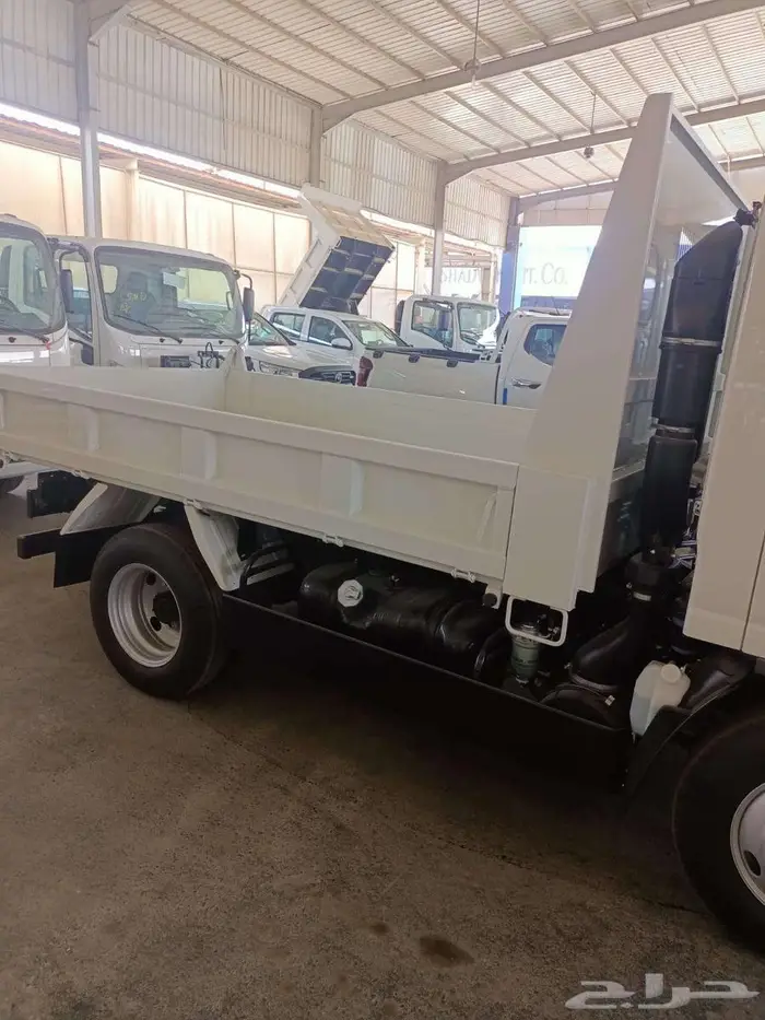 ايسوزو قلاب 3 طن موديل 2025 يابانى 5