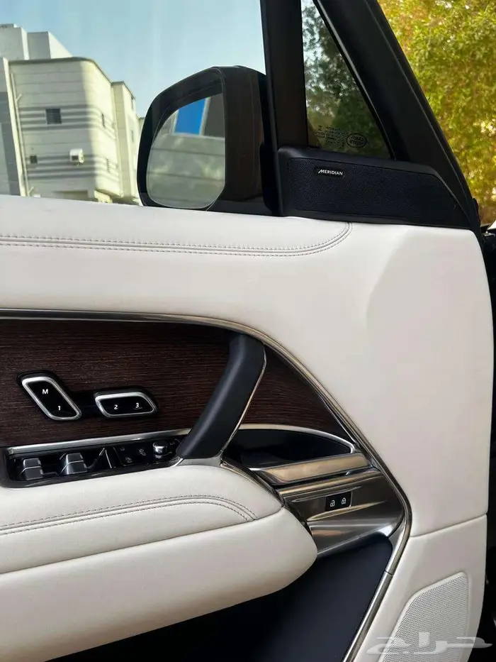 رنج روفر 2023 V8 5