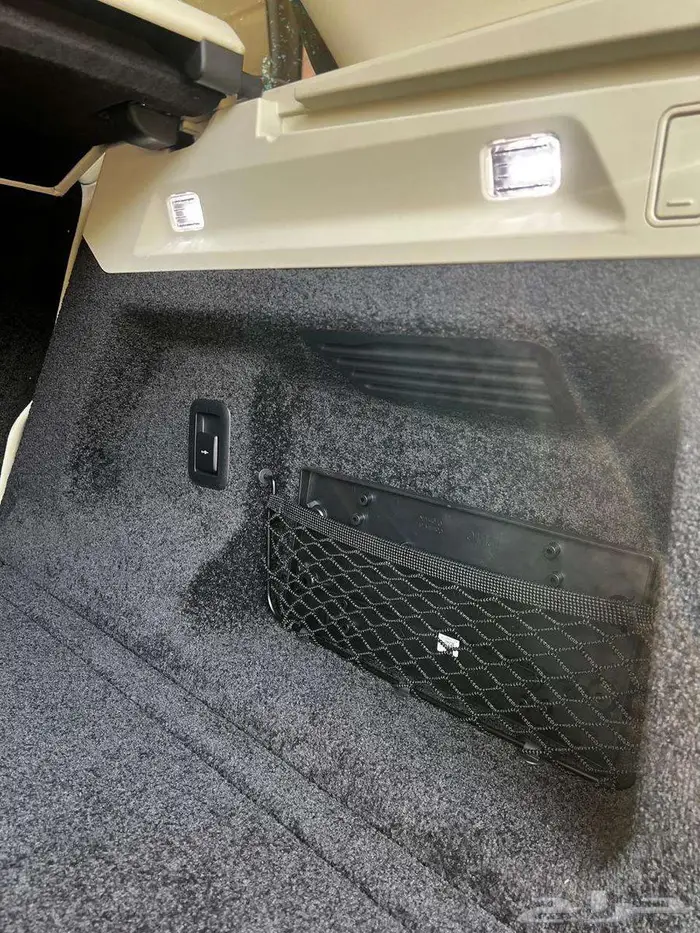 رنج روفر 2023 V8 1