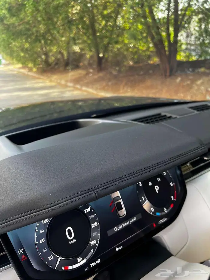 رنج روفر 2023 V8 15