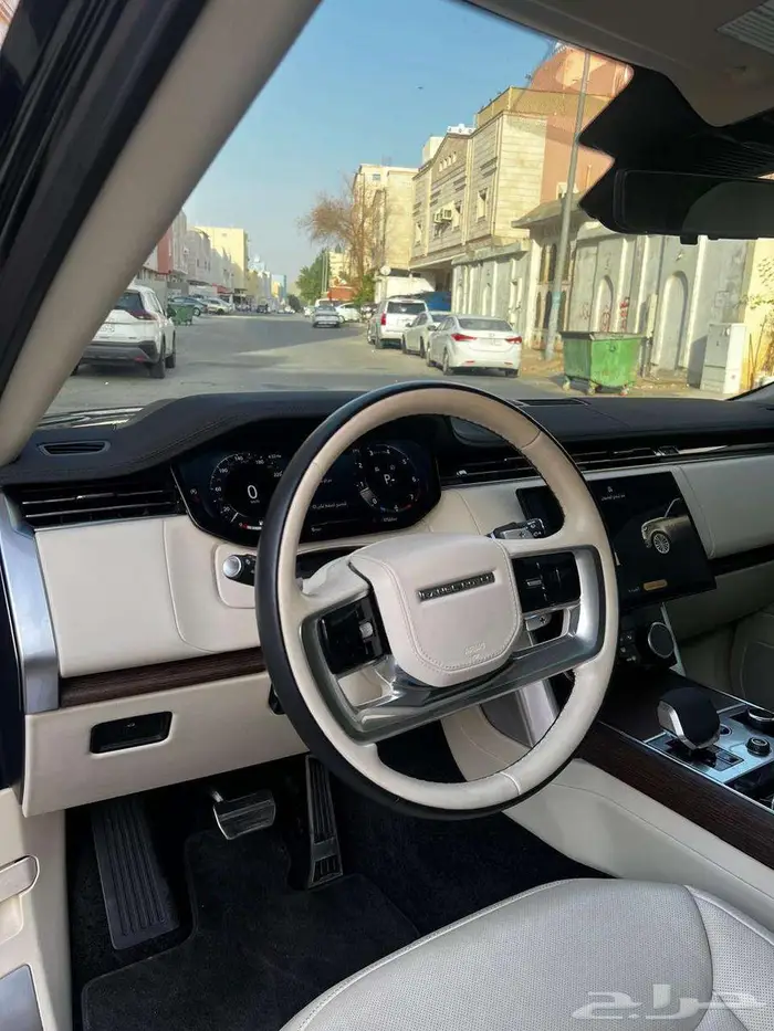 رنج روفر 2023 V8 14