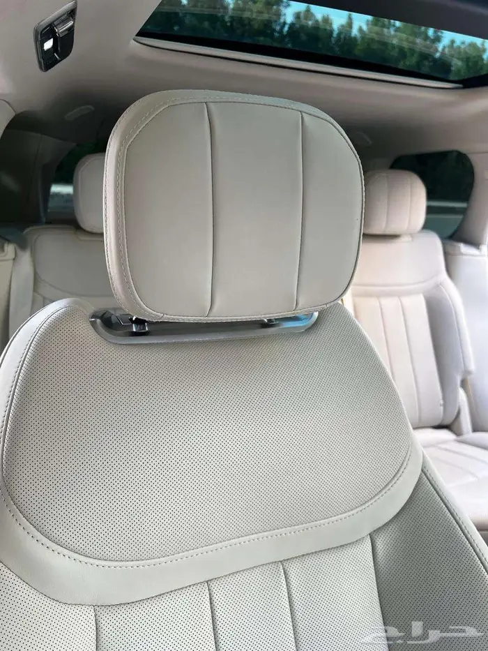 رنج روفر 2023 V8 19