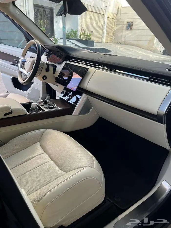 رنج روفر 2023 V8 22