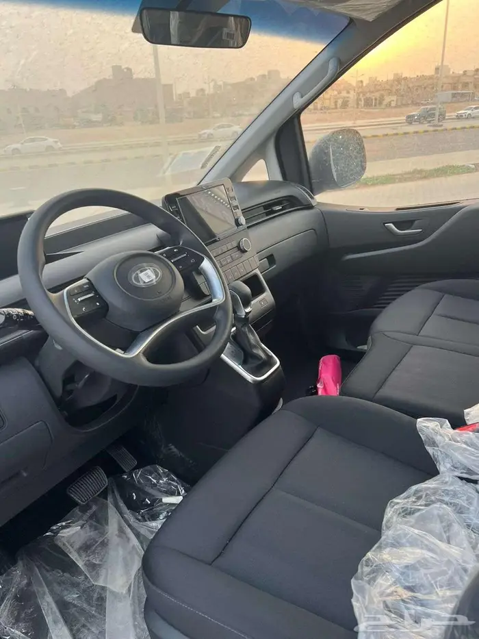 هيونداي ستاريا 9 و11 راكب-اقل سعر كاش وتمويل-هدية 7