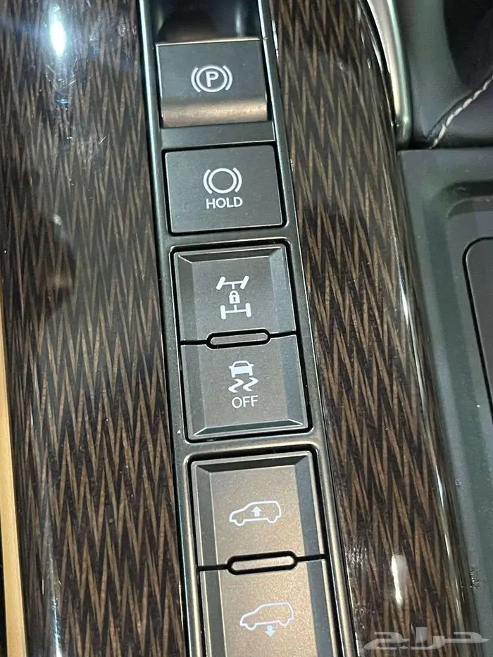 لكزس LX600 موديل20225 خليجي BB 40