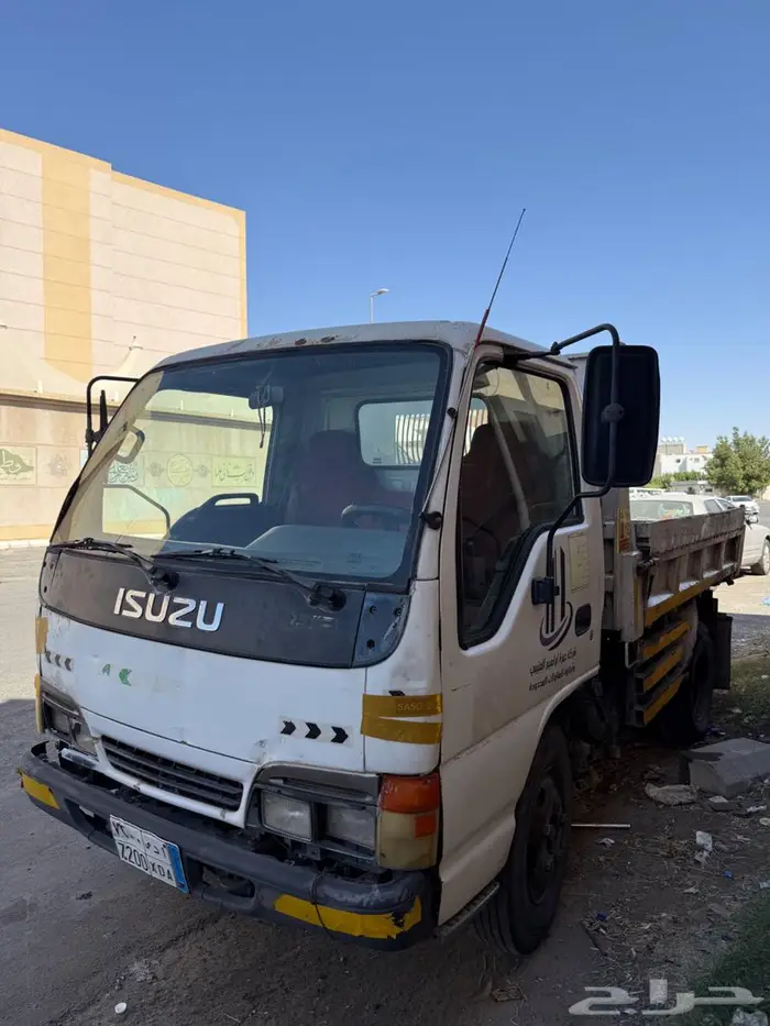 للبيع قلاب ايسوزو 2003 0