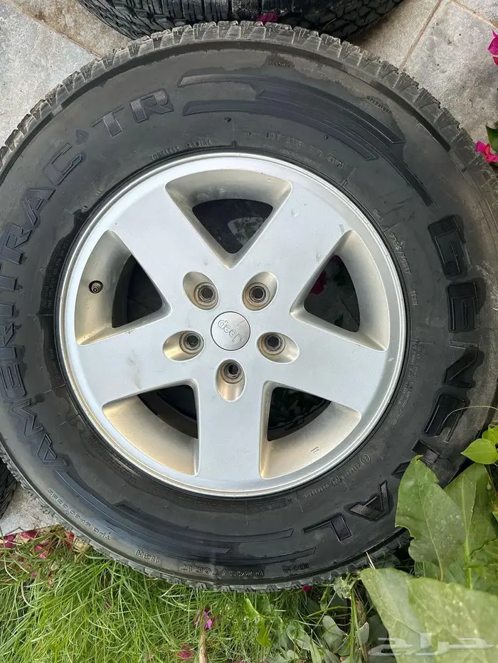 5 جنوط jeep رانجلر 2013 اصلي وكاله 3