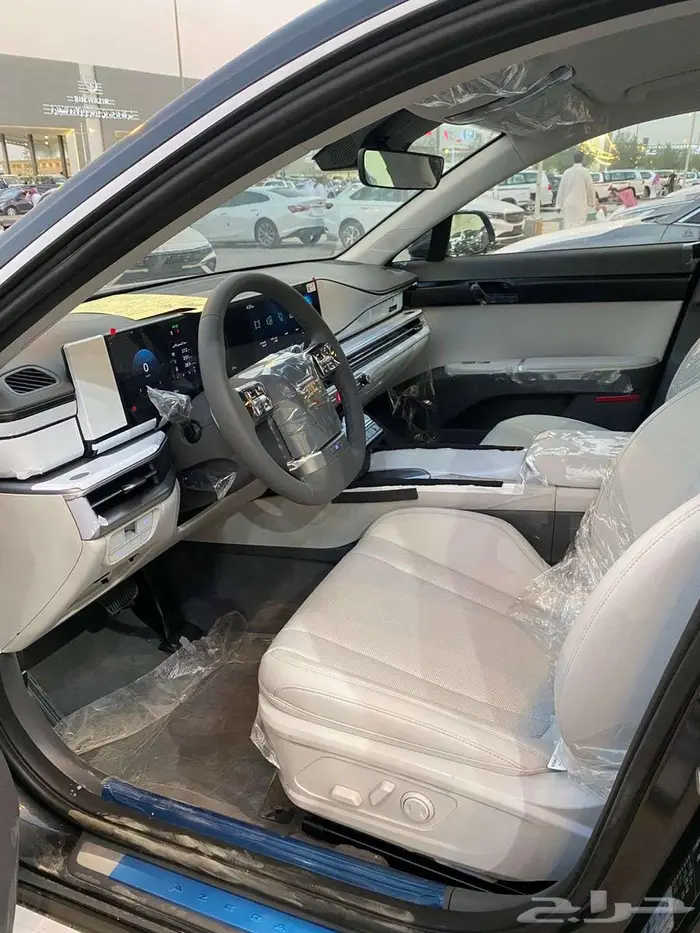 هيواندي ازيرا 2026 خليجي كلاسيك 6 سلندر (اصفار) 14