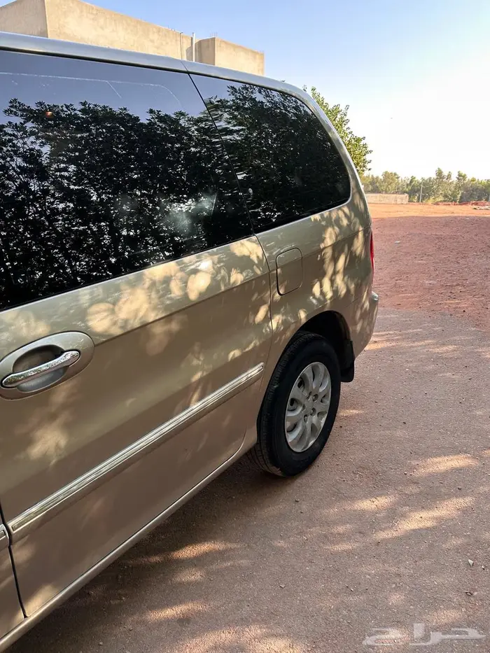 كيا كرنفال 2005 15