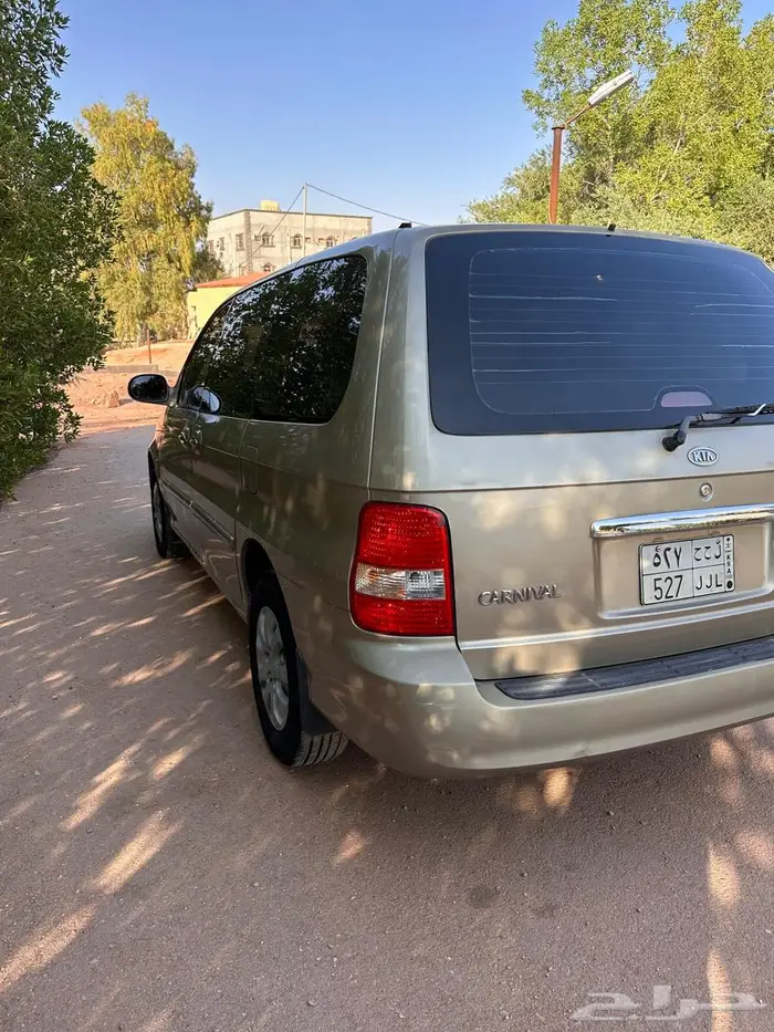 كيا كرنفال 2005 16