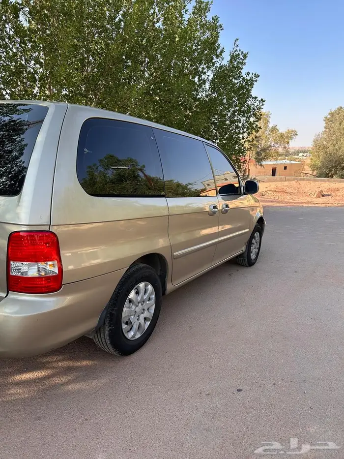 كيا كرنفال 2005 17