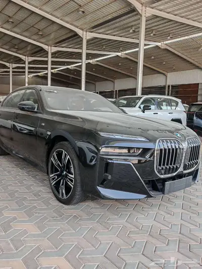 بي ام دبليو 735i موديل 2026 اسود رمادي خليجي index